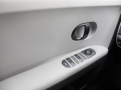 New 2026 Hyundai Ioniq 5 SEL image 23