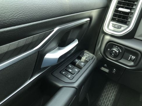 New 2026 RAM 1500 4x4 Crew Cab image 20