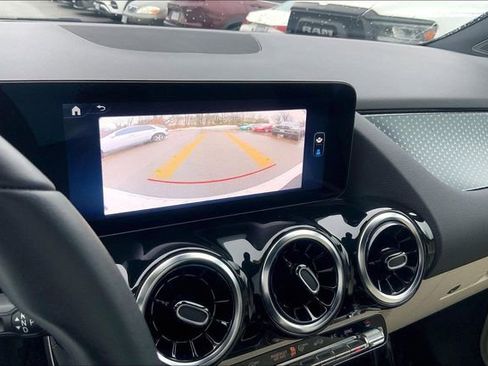 Used 2025 Mercedes-Benz GLA 250 4MATIC image 22