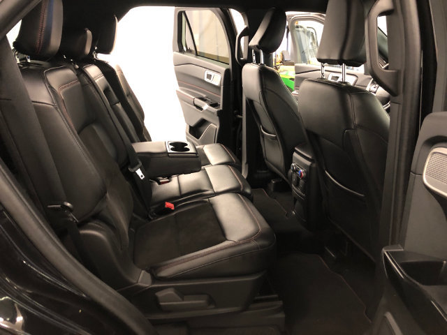 Used 2023 Ford Explorer ST-Line AWD/4WD image 32