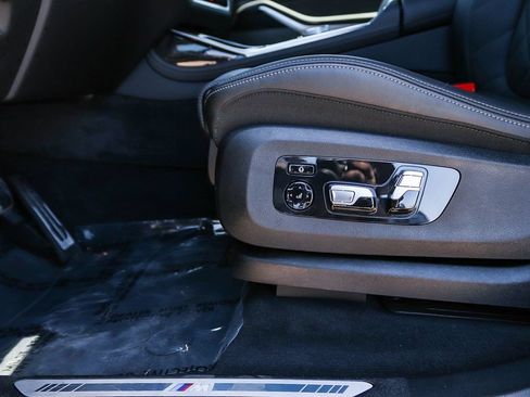 Used 2026 BMW X7 xDrive40i w/ M Sport Package AWD/4WD image 21