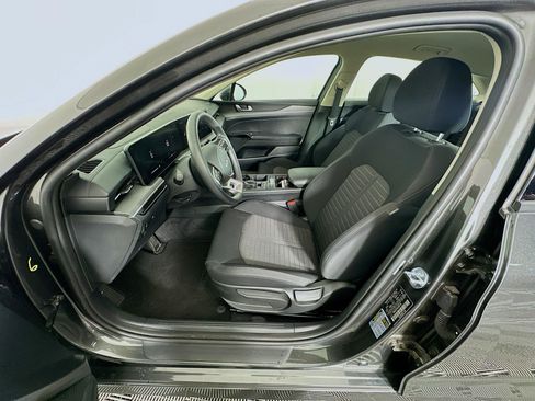 Used 2025 Kia K5 LXS image 13