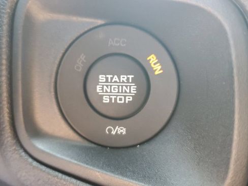 Used 2025 Jeep Wrangler Unlimited Sport AWD/4WD image 26