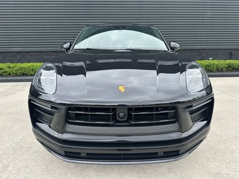 Certified 2023 Porsche Macan AWD/4WD image 8