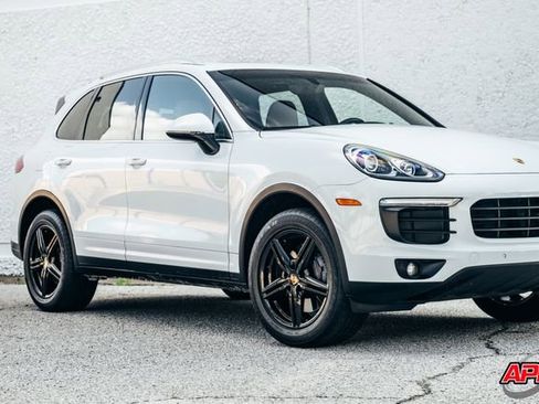 Used 2016 Porsche Cayenne image 35