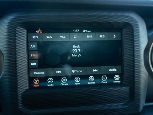 Used 2022 Jeep Wrangler Unlimited Sport image 16