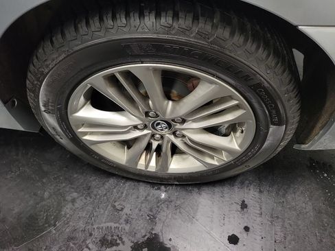 Used 2015 Toyota Camry SE FWD image 12