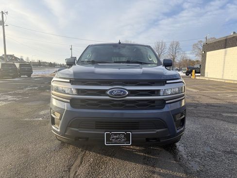 Used 2022 Ford Expedition XLT image 12