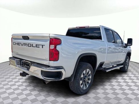 Used 2022 Chevrolet Silverado 2500 LT w/ Convenience Package AWD/4WD image 4