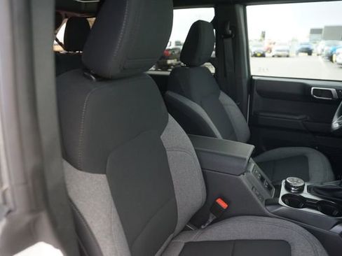 Used 2025 Ford Bronco 4-Door AWD/4WD image 19