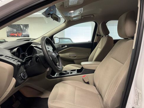 Used 2018 Ford Escape SE image 17