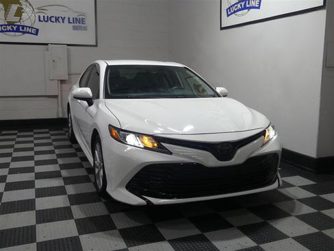 Used 2020 Toyota Camry LE FWD image 5