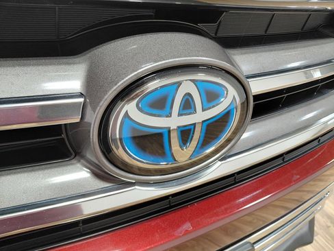 Used 2019 Toyota Highlander Limited Platinum AWD/4WD image 23