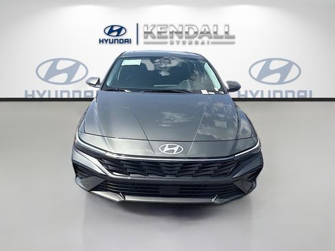 New 2026 Hyundai Elantra Limited FWD image 2