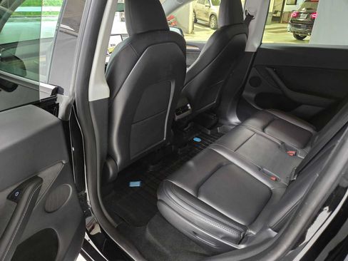 Used 2023 Tesla Model Y Long Range AWD/4WD image 16