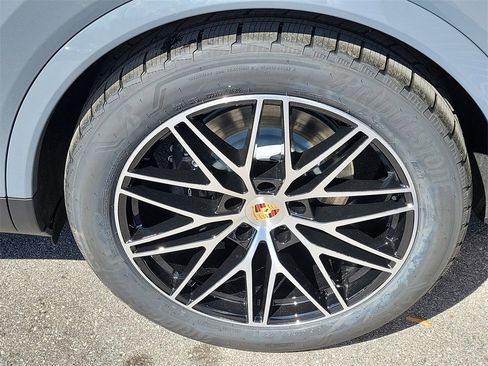 New 2026 Porsche Cayenne Coupe image 11