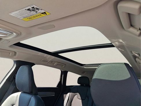 Used 2025 Volvo V90 B6 Cross Country Plus w/ Protection Package Premier image 8