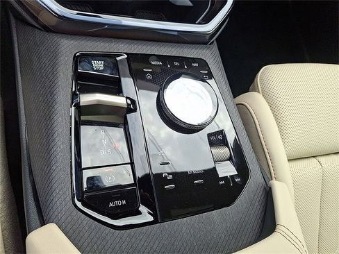 Used 2025 BMW X3 xDrive30i w/ Premium Package image 12