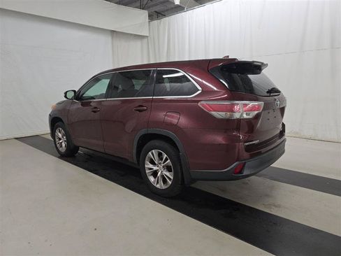 Used 2014 Toyota Highlander Plus AWD/4WD image 3