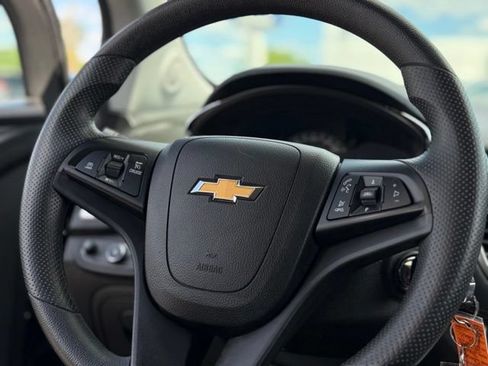 Used 2022 Chevrolet Trax LT AWD/4WD image 7