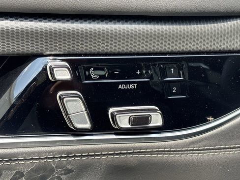 New 2026 Jeep Grand Wagoneer Summit AWD/4WD image 24