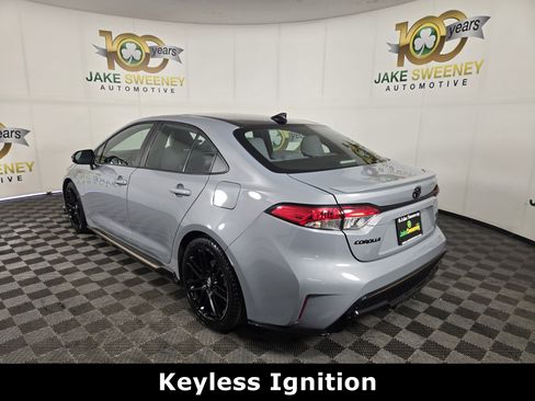 Used 2022 Toyota Corolla SE w/ Carpet Mat Package (TMS) image 6