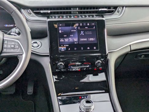 New 2025 Jeep Grand Cherokee L Laredo RWD image 15