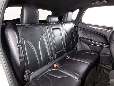 Used 2015 Lincoln MKC FWD image 17