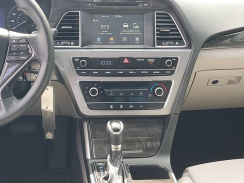 Used 2017 Hyundai Sonata SE FWD image 15