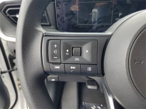 Used 2025 Nissan Kicks S image 13