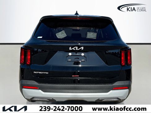 New 2026 Kia Sorento LX FWD image 4