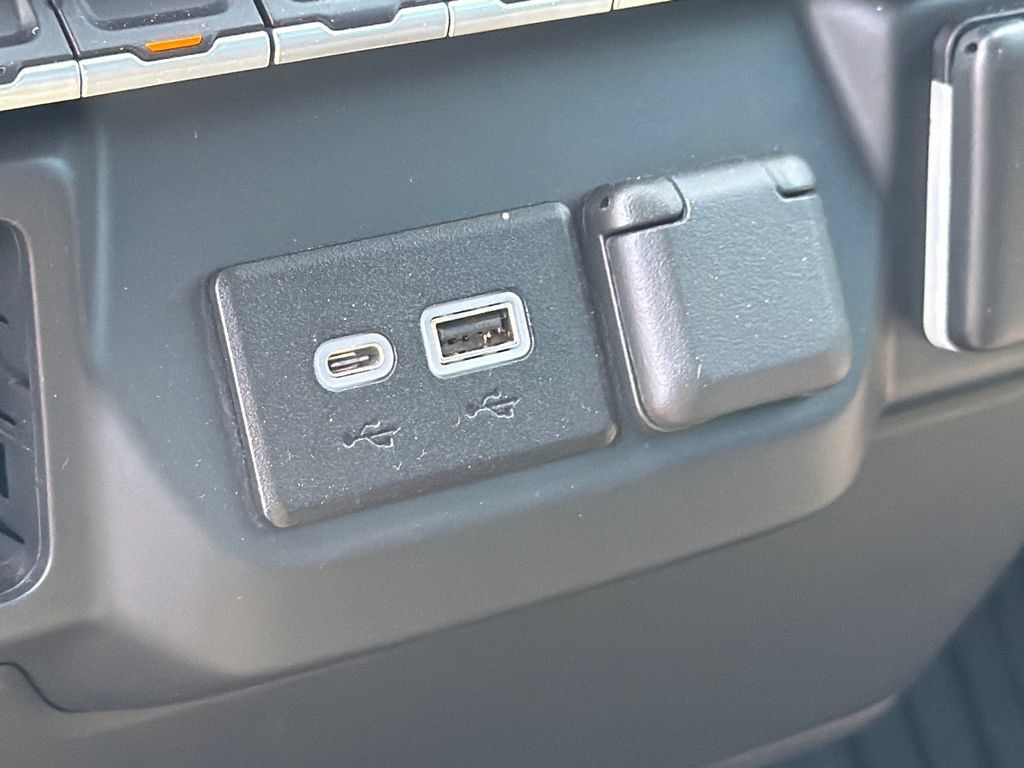 Used 2022 Chevrolet Silverado 1500 Custom RWD image 29