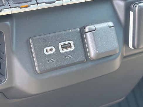 Used 2022 Chevrolet Silverado 1500 Custom RWD image 29