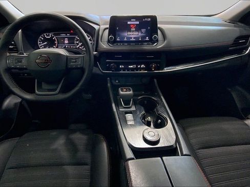 Used 2025 Nissan Rogue SV AWD/4WD image 7