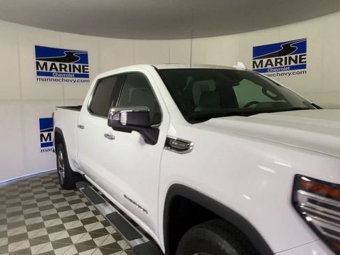 Used 2023 GMC Sierra 1500 SLT w/ SLT Convenience Package AWD/4WD image 4
