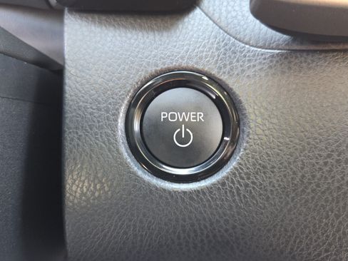 Used 2025 Toyota Camry XSE FWD image 32