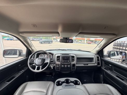 Used 2019 RAM 1500 Tradesman w/ Chrome Appearance Group RWD image 14