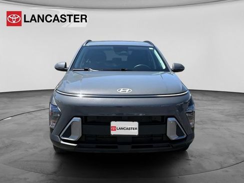Used 2025 Hyundai Kona SEL FWD image 2