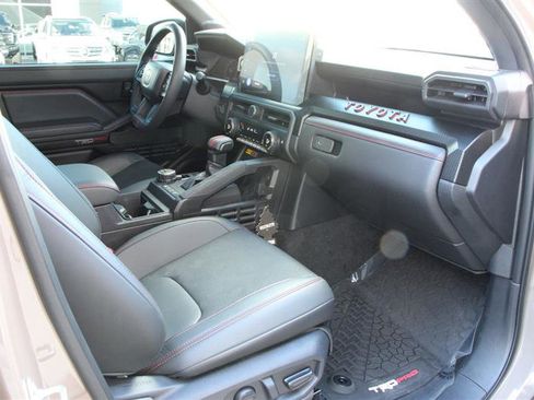 Used 2025 Toyota Tacoma TRD Pro image 20