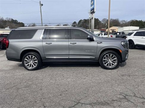 Used 2021 GMC Yukon XL Denali w/ Denali Premium Package image 2