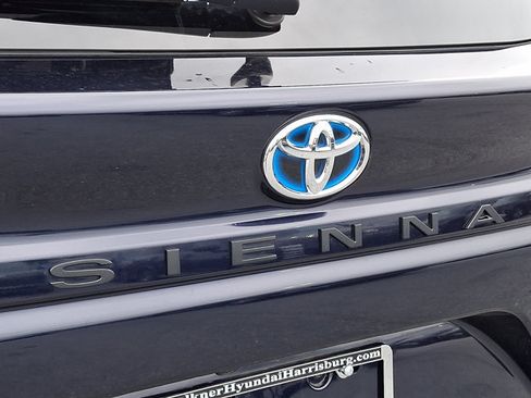 Used 2024 Toyota Sienna XLE w/ XLE Plus Package AWD/4WD image 29