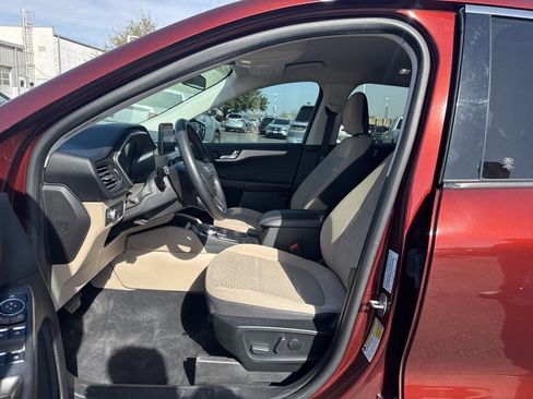 Used 2021 Ford Escape SE image 10