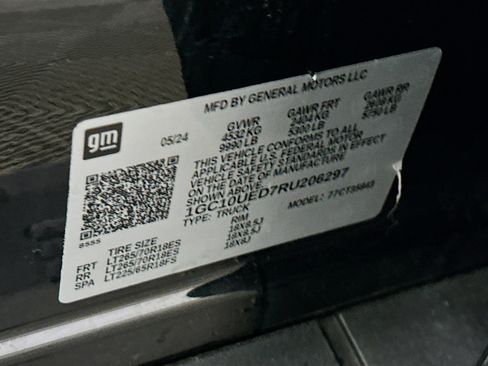 Used 2024 Chevrolet Silverado EV W/T image 12