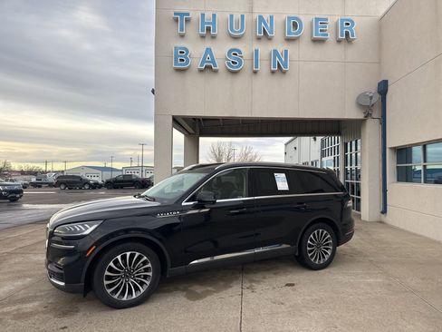 Used 2024 Lincoln Aviator Reserve image 1