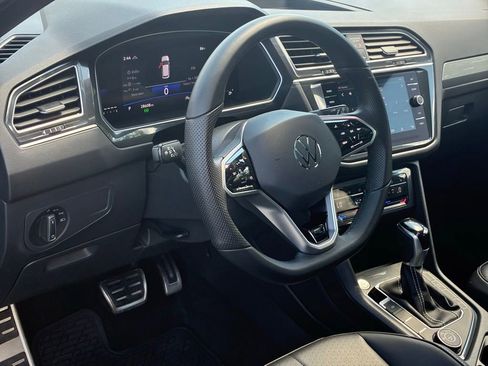 Used 2024 Volkswagen Tiguan SE R-Line AWD/4WD image 11