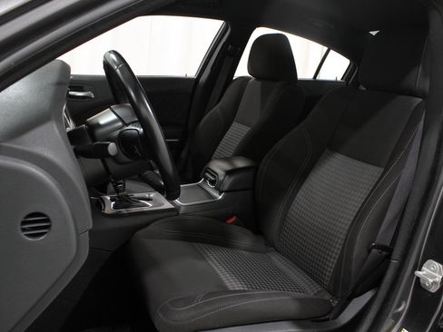 Used 2023 Dodge Charger SXT image 5