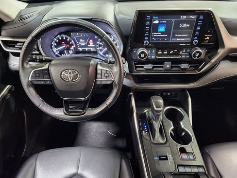 Used 2021 Toyota Highlander XLE image 48