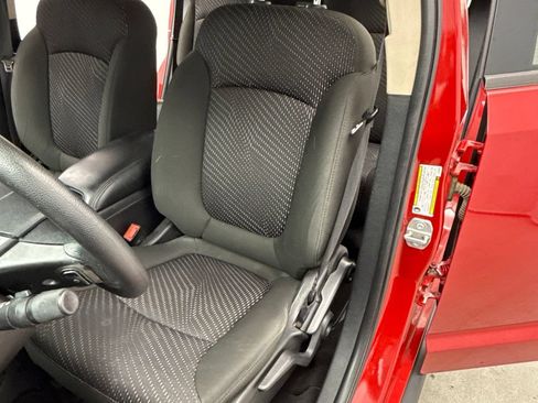 Used 2019 Dodge Journey SE FWD image 11