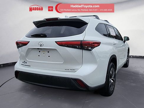 Certified 2022 Toyota Highlander XLE image 5
