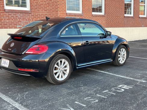 Used 2018 Volkswagen Beetle 2.0T SE FWD image 7